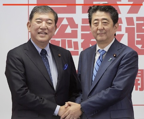 安倍晋三元首相と石破茂の身長比較